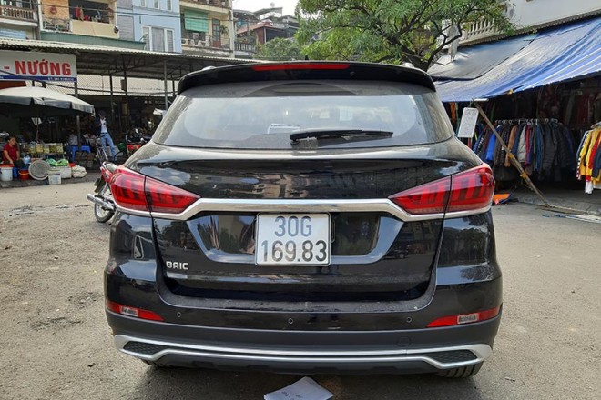 Dự án lắp thảm lót sàn ô tô cho xe Baic x55 2019